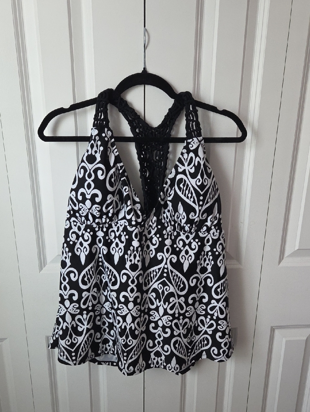 Black & White Patterned Women’s Tankini